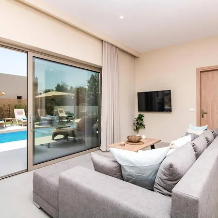 Vila Almo By *